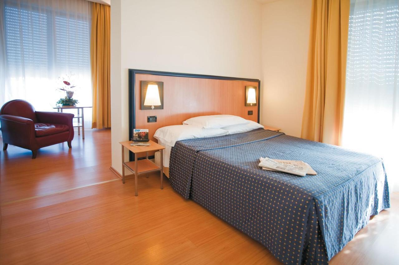 Hotel Masini Форли Номер фото
